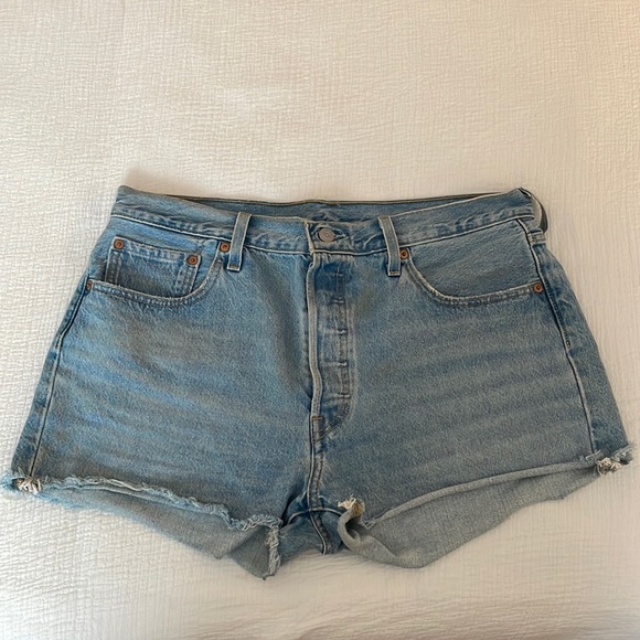 Levi’s Jean Shorts - Picture 1 of 4